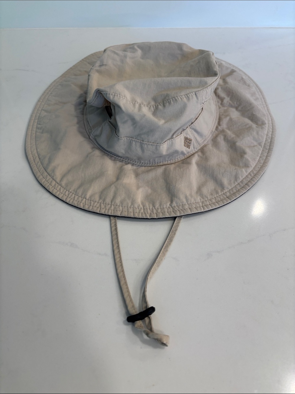 Columbia Tan/Beige Sun Hat with Chin Strap